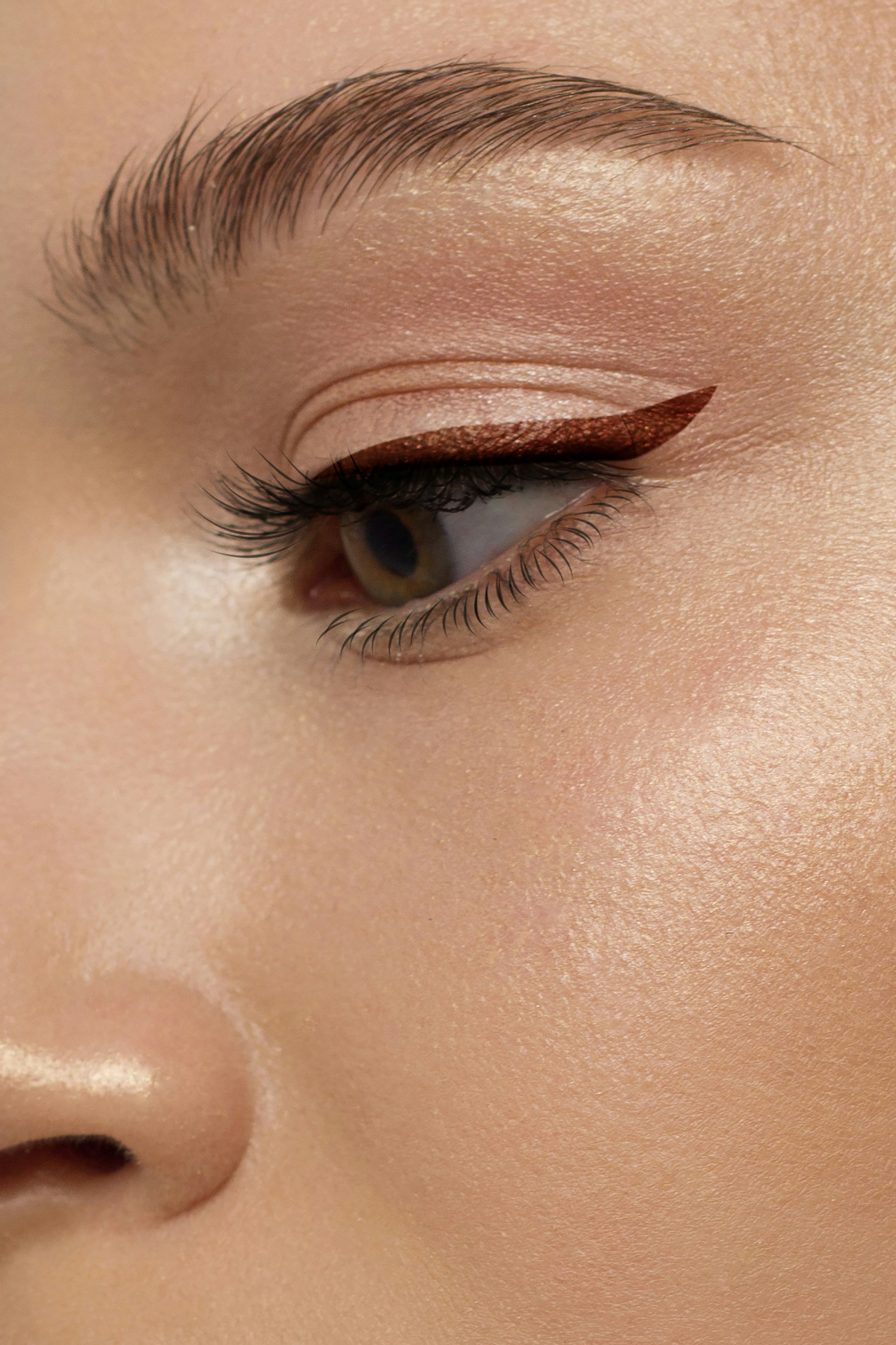 Brun eyeliner – sådan får du det naturlige makeup-look