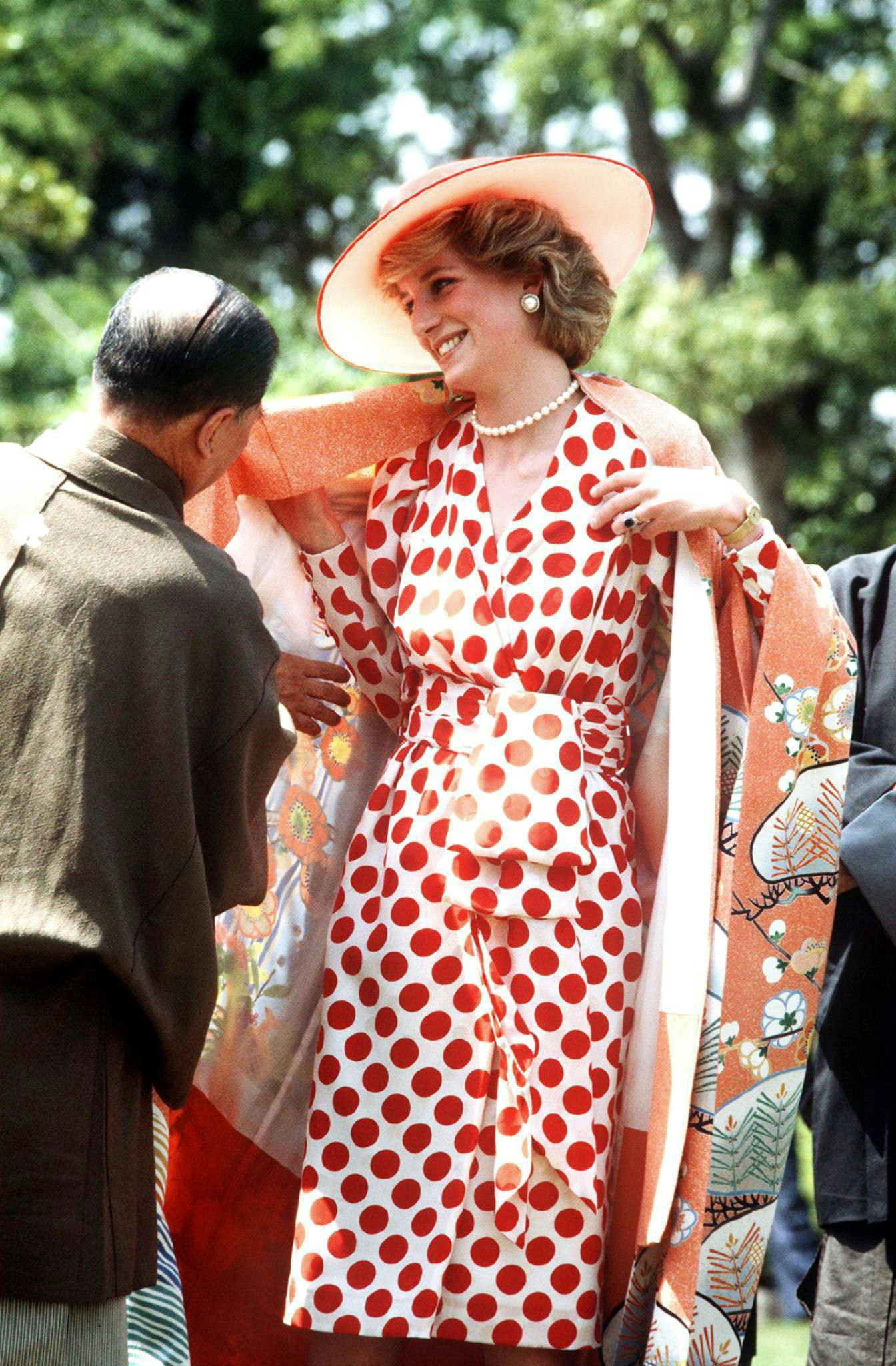 (FILES) This file picture taken in 1986 shows Diana, Princess of Wales, wearing a Japanese Kimono during her first visit to the ancient city of Kyoto, central Japan. Ten years after her death in a Paris tunnel on 31 August 1997, Princess Diana shows no sign of retreating into the shadows - - her most enduring legacy the ability, even now, to engage, capture and divide public opinion. AFP PHOTO/FILES/JIJI PRESS TO GO WITH AFP STORY / PACKAGE BRITAIN-ROYALS-DIANA-10YEARS / GB-ROYAUTE-DIANA-10ANS