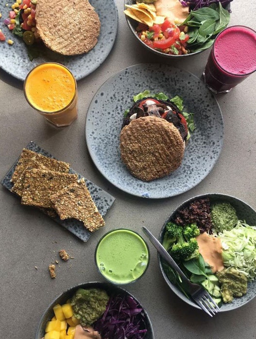 Guide: Her kan du spise et vegansk måltid i Københavns Lufthavn 