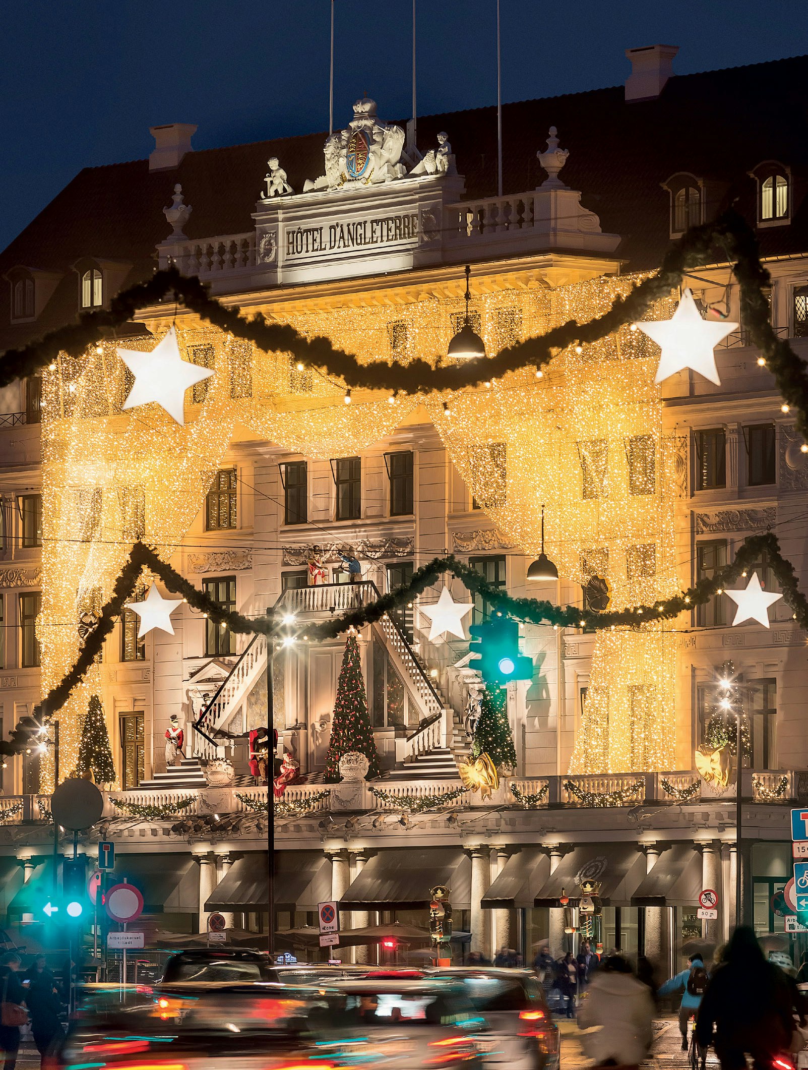 Den 20. november kl. 17.30 tændes julelysene på Hotel d'angleterres facade