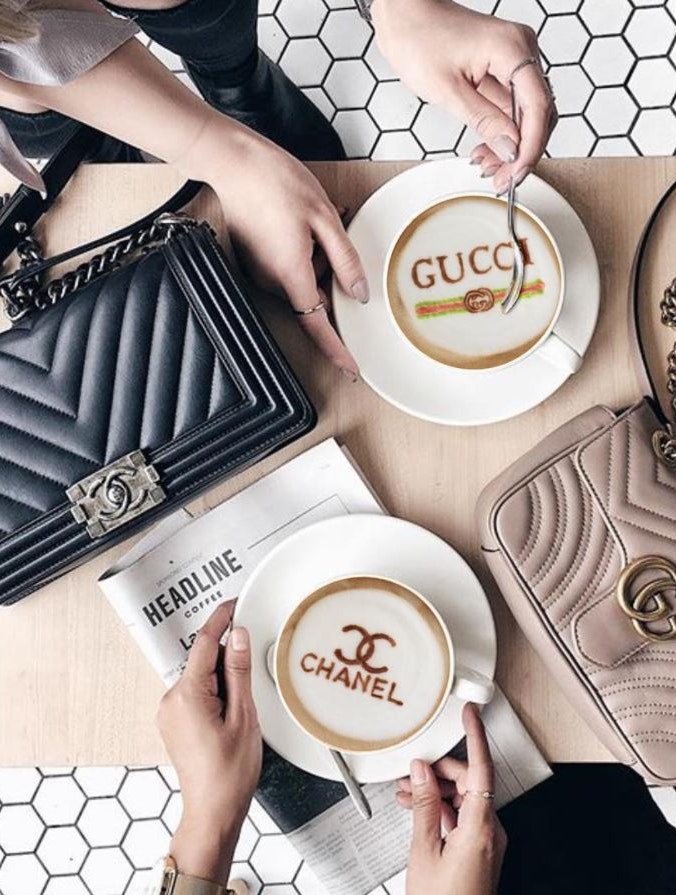 Designerlogo-inspireret kaffe tager dit Instagram-feed til nyt niveau