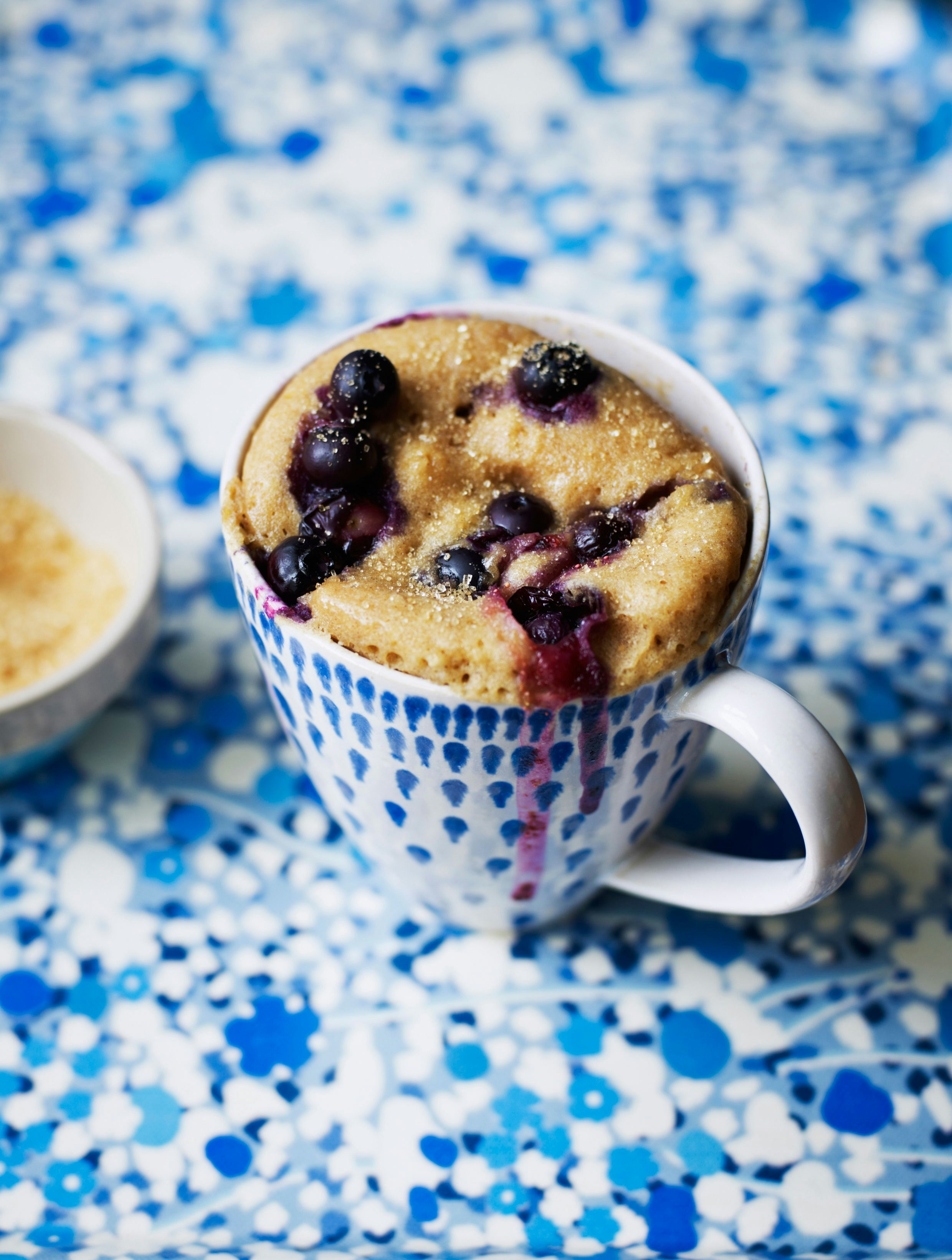Kage i kop | Opskrift på lækker blåbærmuffin