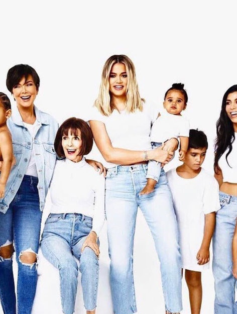 Kylie Jenner navngiver sin nyfødte datter i bedste Kardashian-stil