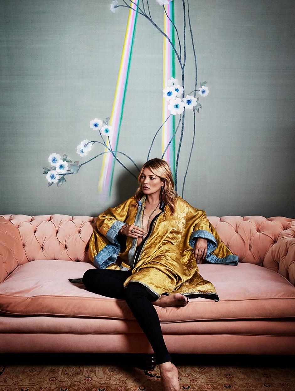 Blomstrende vægge - Kate Moss designer håndmalet tapet for de Gourney