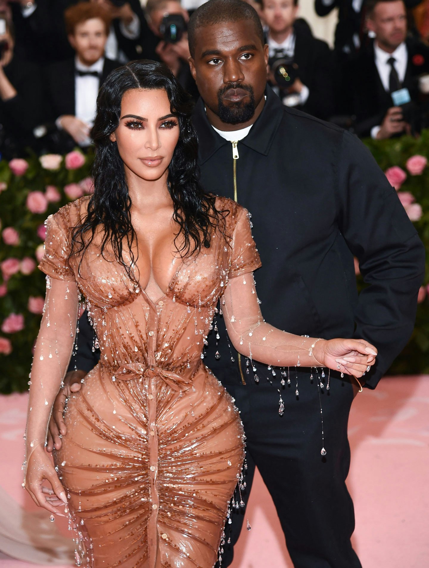 Kim Kardashian og Kanye Wests rugemor har født!