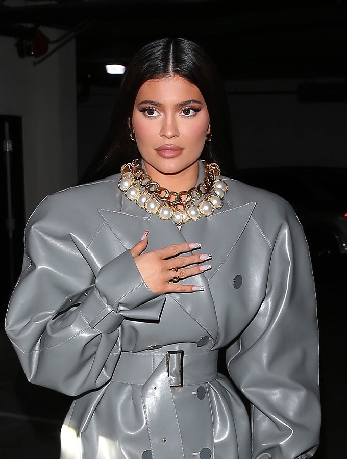Kylie Jenner fik intet mindre end 5 Chanel-tasker på mors dag