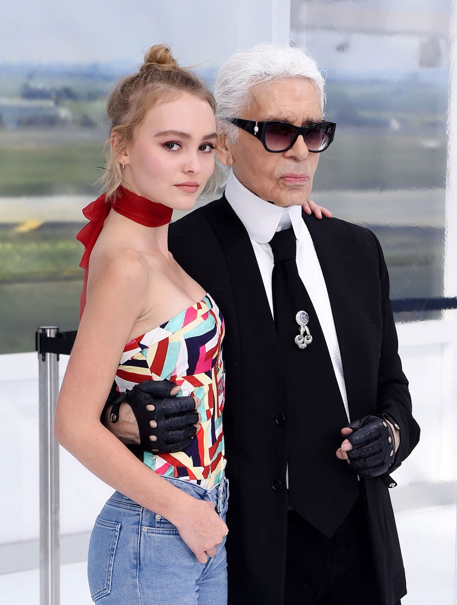 Lily Rose Depp løfter sløret for den nye Chanel No. 5 kampagne 