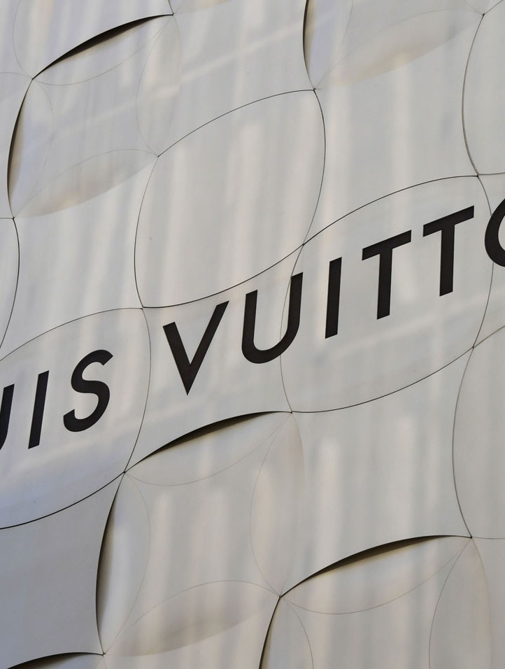Nu kan du shoppe Louis Vuitton online i Danmark