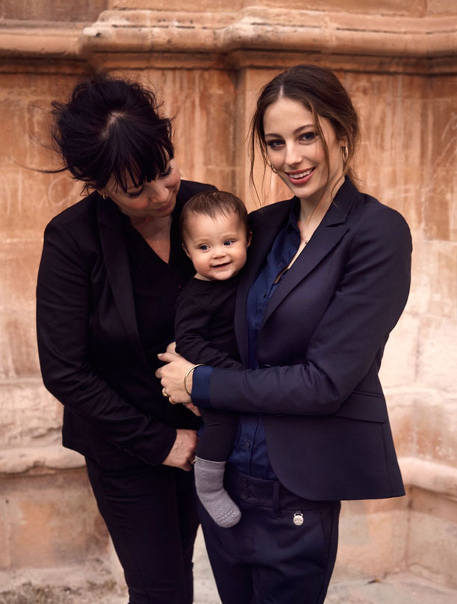Mathilde Gøhler, hendes mor og lille datter Kenya er frontfigurer for MOS MOSHs nye efterårskampagne  