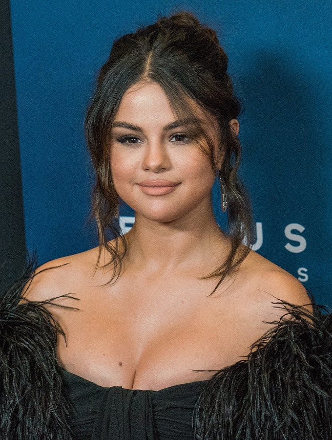 Selena Gomez er ude med ny badetøjskollektion, som hylder kvindekroppen
