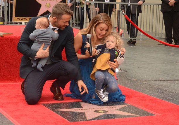 Blake Lively og Ryan Reynolds viser deres børn frem på den røde løber